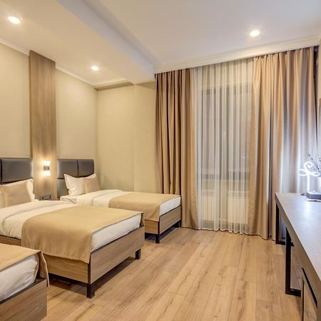 Sara Boutique Hotel Bishkek Exterior photo