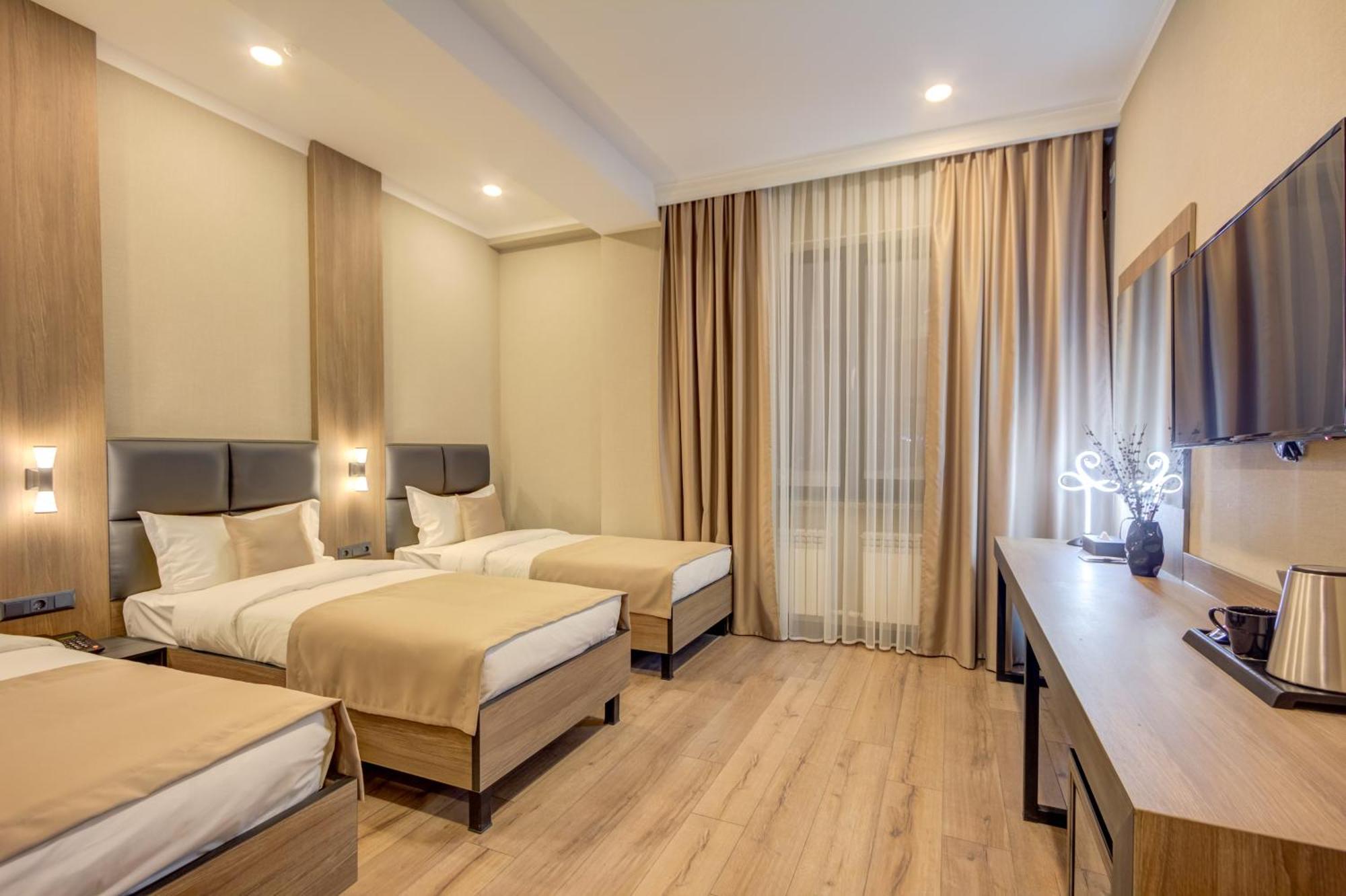 Sara Boutique Hotel Bishkek Exterior photo