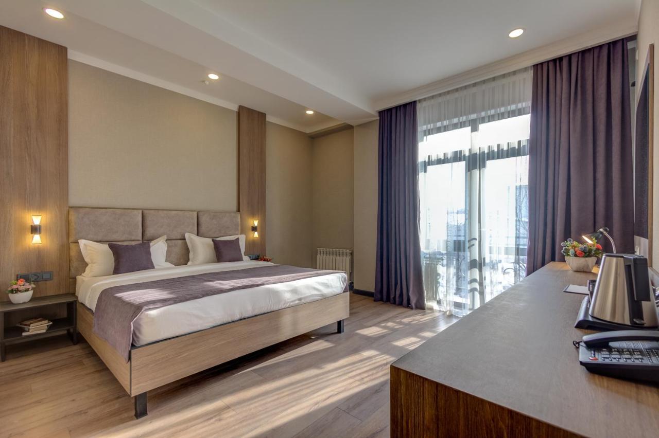 Sara Boutique Hotel Bishkek Exterior photo
