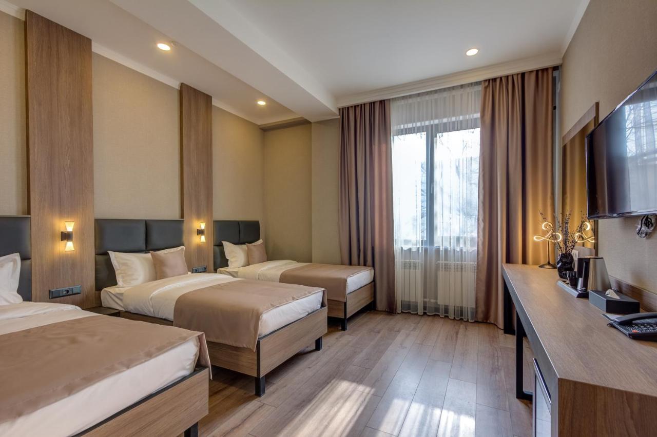 Sara Boutique Hotel Bishkek Exterior photo